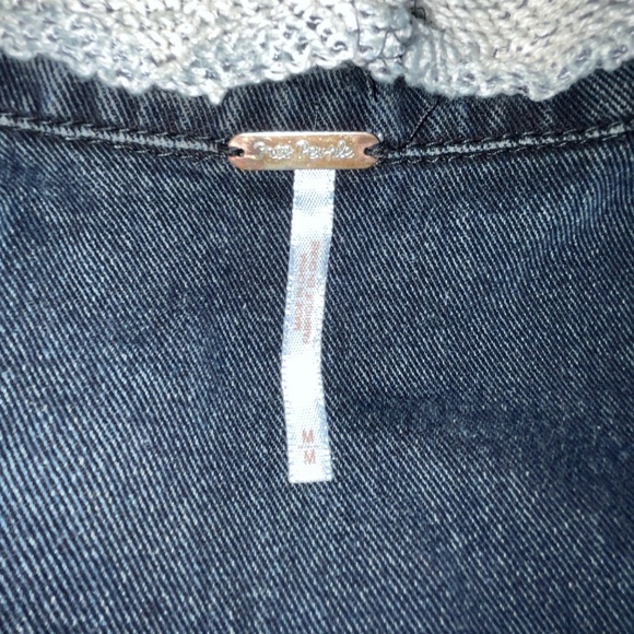 Free People Distressed Denim jJacket With Removable Hood. SZ M - Picture 6 of 6